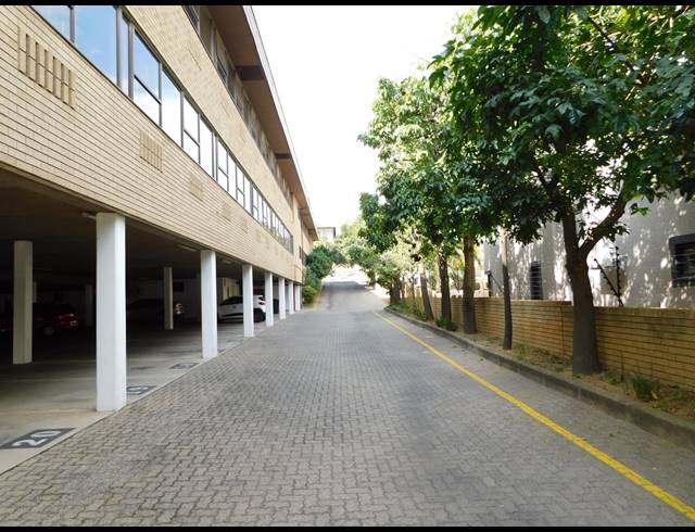 384M² OFFICE TO LET IN RANDBURG CENTRAL